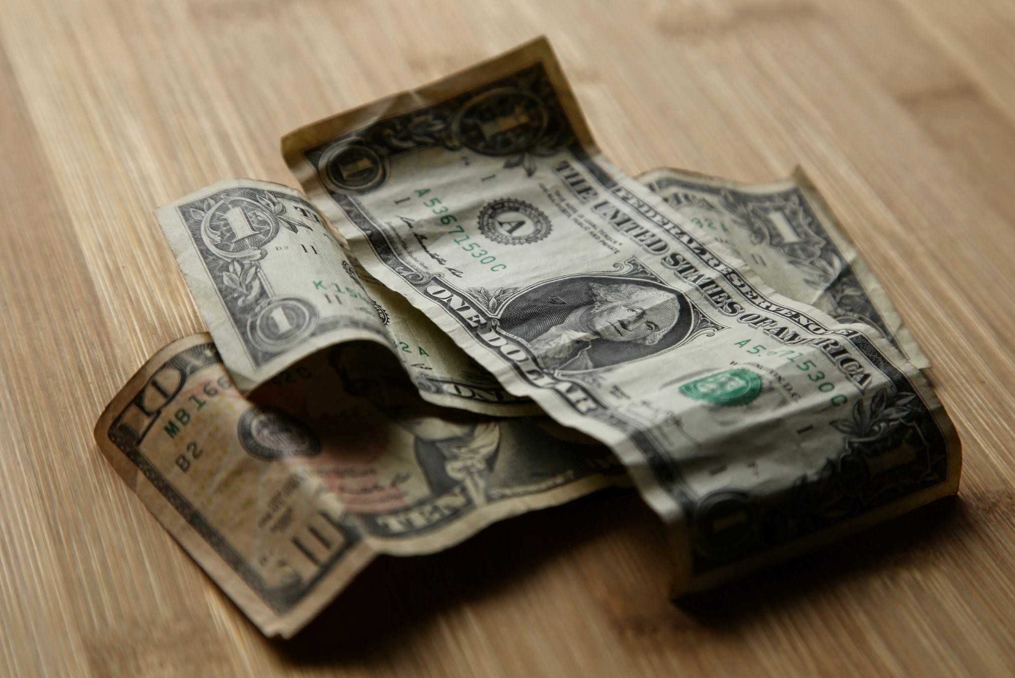 Can Damaged Money Be Exchanged at a Money Changer?